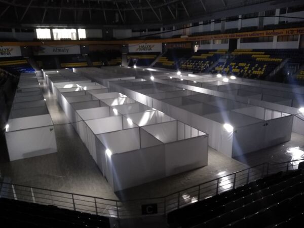 Красиво, но бедно: депутат Смирнова о стационаре на базе Халык Арены  - Sputnik Казахстан