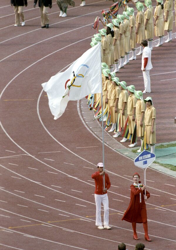 Представитель Национального олимпийского комитета Италии во время открытия Олимпиады-80 в Москве - Sputnik Қазақстан