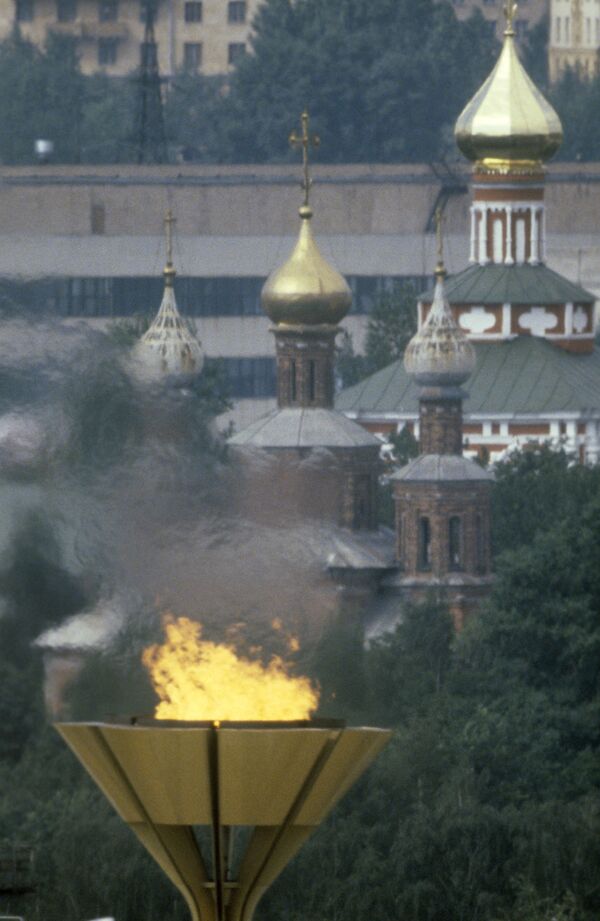 Олимпийский огонь в Москве, 1980 год - Sputnik Казахстан