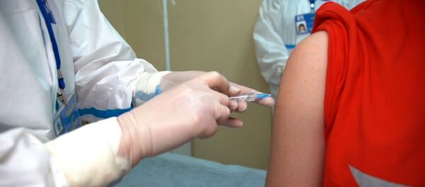 Добровольцам ввели второй компонент российской вакцины от коронавируса - Sputnik Казахстан