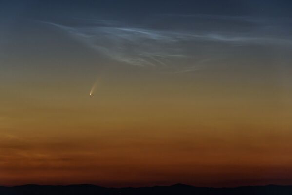 Комета NEOWISE в небе над Венгрией  - Sputnik Казахстан