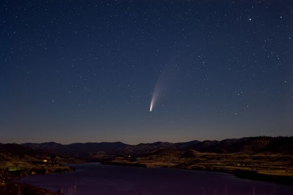 Комета NEOWISE в небе над штатом Вашингтон  - Sputnik Казахстан