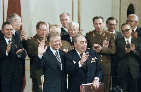 Закулисье Олимпиады-80: миф о записке от Брежнева и правда о бойкоте Закулисье Олимпиады-80: миф о записке от Брежнева и правда о бойкоте - Sputnik Казахстан