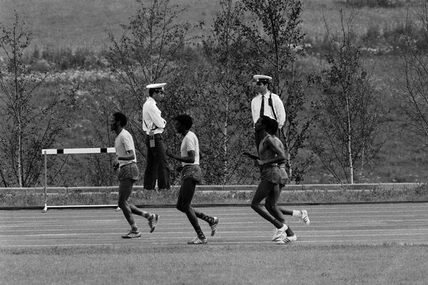 Как цыганские бароны и воры в законе помогли силовикам на Олимпиаде-80 - Sputnik Казахстан