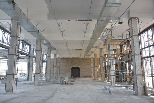 От старого здания остались только стены: реконструкция ЖД вокзала идет в Петропавловске - Sputnik Казахстан