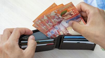 Портмоне деньги, тенге купюры