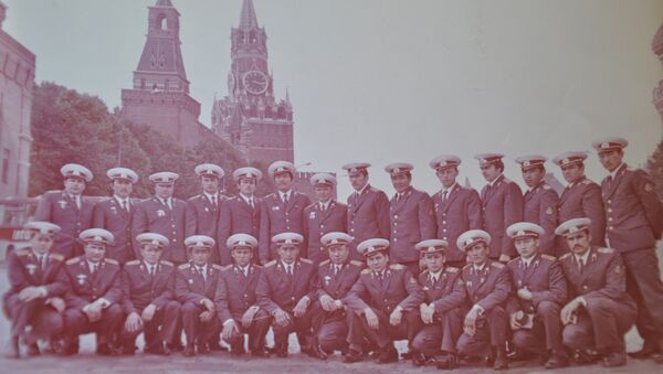 Группа милиционеров из Северо-Казахстанской области несла службу в Олимпийской Москве (Н.Пилипич - пятый справа в верхнем ряду) - Sputnik Казахстан