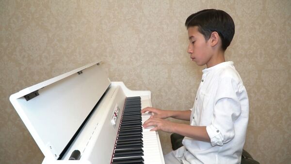 Луч надежды: юный композитор из Казахстана посвятил произведение врачам - Sputnik Казахстан