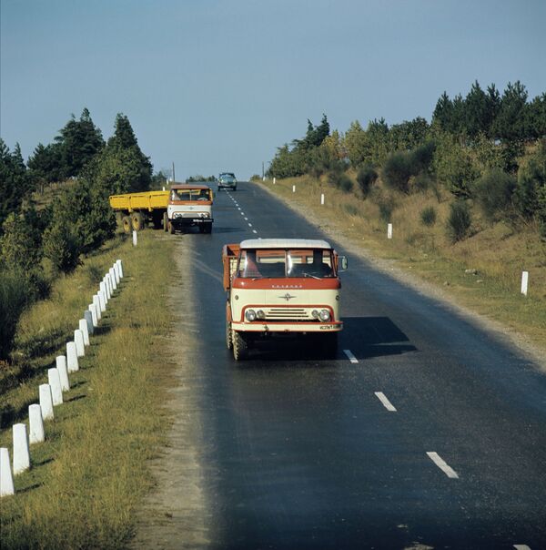 Конюшня и пресс-центр на колесах – что автопром СССР сделал для Олимпиады-80 - Sputnik Казахстан