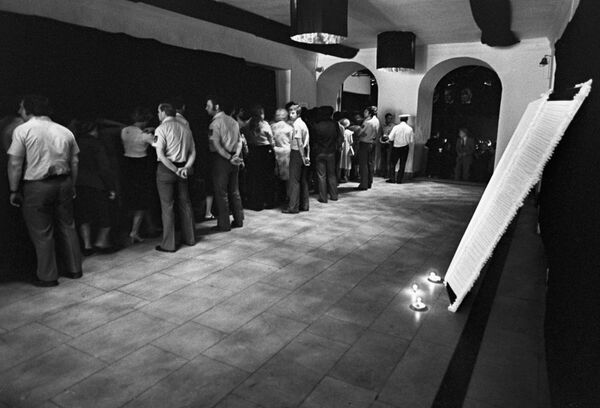 Прощание с легендой: как проходили похороны Высоцкого в дни Олимпиады - Sputnik Казахстан