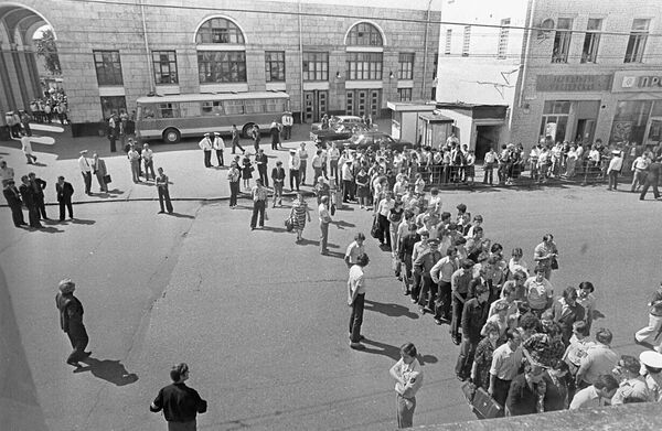 Прощание с легендой: как проходили похороны Высоцкого в дни Олимпиады - Sputnik Казахстан