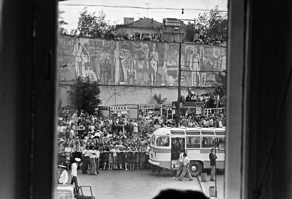 Прощание с легендой: как проходили похороны Высоцкого в дни Олимпиады - Sputnik Казахстан