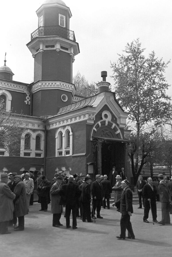 Олимпийский намаз – где спортсмены-мусульмане молились на Играх в Москве - Sputnik Казахстан