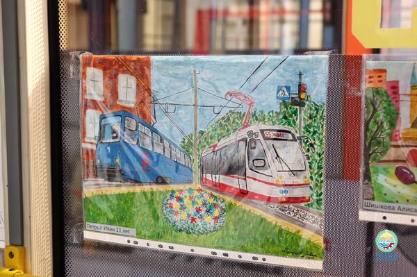 Праздничный вагон вышел на линию в связи с 55-летием трамвайного управления в Павлодаре - Sputnik Казахстан