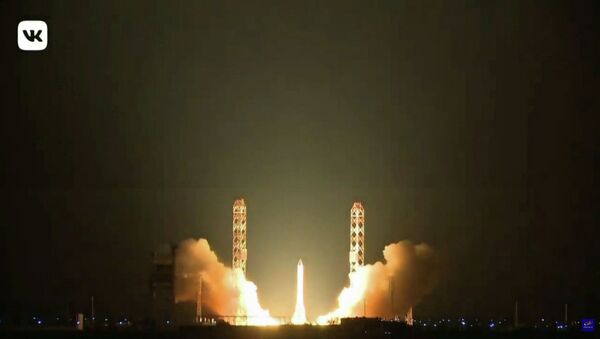 Старт тяжелой ракеты-носителя «Протон-М» с космодрома Байконур - Sputnik Казахстан