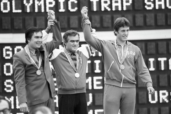 Сколько денег получали советские олимпийцы и на что тратили гонорары? - Sputnik Казахстан