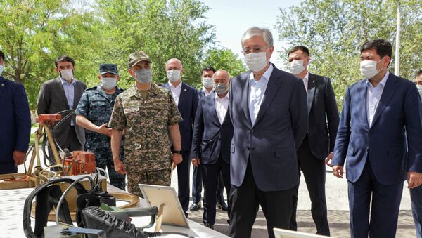 Президент Касым-Жомарт Токаев посетил военный полигон в Арыси - Sputnik Қазақстан
