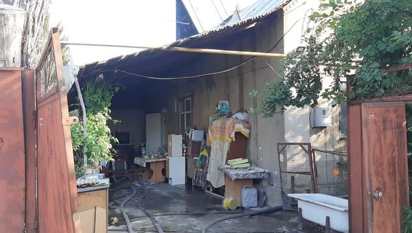Два человека пострадали в пожаре в частном секторе Алматы - Sputnik Казахстан