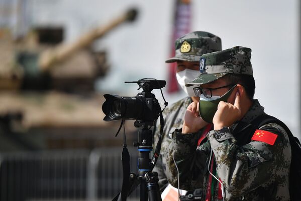 Китайские военнослужащие на открытии Международного военно-технического форума Армия-2020 в военно-патриотическом парке Патриот - Sputnik Казахстан