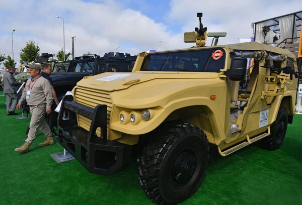 Автомобиль СБМ ВПК-233136 тигр в исполнении Багги на выставке вооружений Международного военно-технического форума (МВТФ) Армия-2020 в военно-патриотическом парке Патриот - Sputnik Казахстан