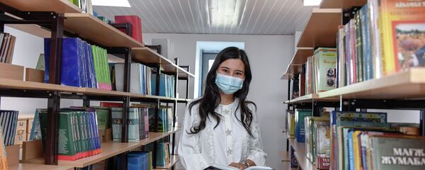 В здании помимо жилых помещений расположились библиотека, компьютерные залы, кинотеатр и студенческий клуб - Sputnik Казахстан