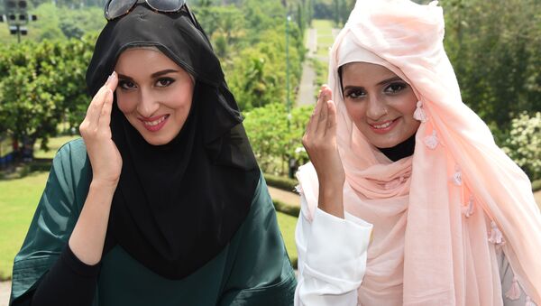 Финалистки конкурса красоты World Muslimah Awards в в Индонезии  - Sputnik Казахстан
