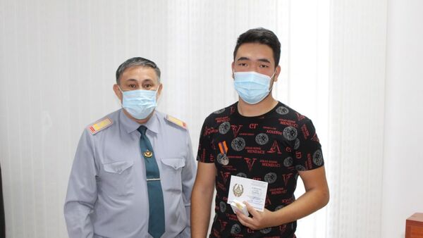 Медалью МВД Казахстана и благодарственным письмом награждены двое жителей Текели - Sputnik Казахстан