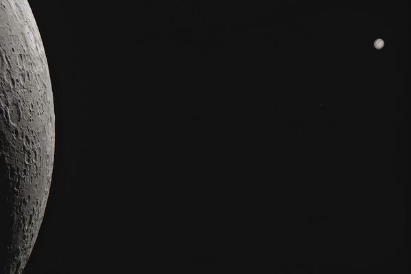 Снимок Space Between Us… польского фотографа Łukasz Sujka, занявший первое место в категории PLANETS, COMETS AND ASTEROID конкурса Insight Investment Astronomy Photographer of the Year 2020 - Sputnik Казахстан