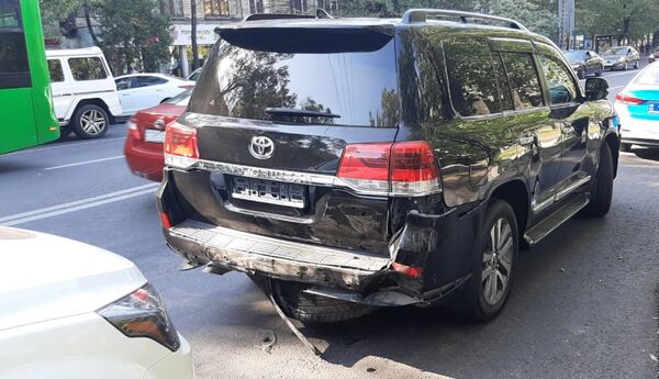 Троллейбус собрал паровозик из пяти автомашин в центре Алматы - Sputnik Казахстан