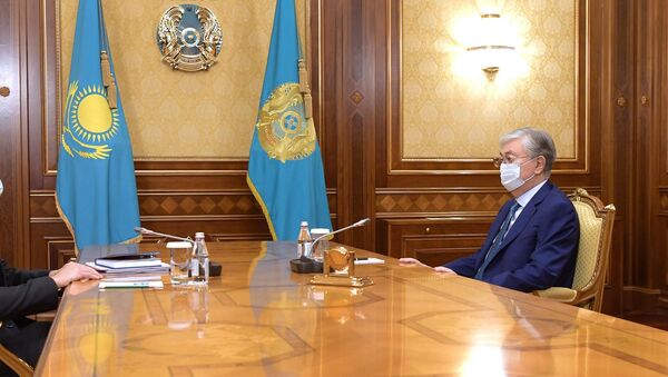 Токаев и глава Агентства по защите и развитию конкуренции Жумангарин - Sputnik Казахстан