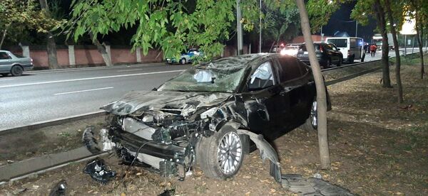 Три машины всмятку: крупное ДТП произошло в Алматы - Sputnik Казахстан