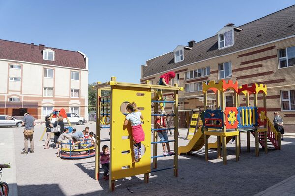 Детская площадка в Береке-сити. Здесь проживает 58 детей - Sputnik Казахстан