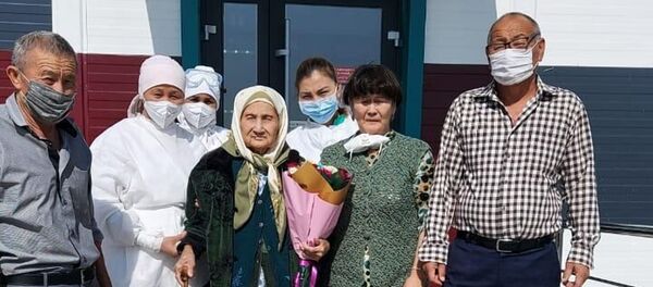 Кызтай-аже выписалась из больницы на свое столетие - Sputnik Казахстан