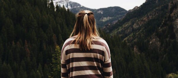 Женщина, горы, иллюстративное фото - Sputnik Казахстан