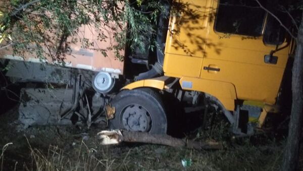 Тройная авария с участием грузовика в мкр. Шанырак-1 - Sputnik Казахстан