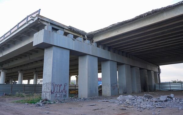Обрушение на горбатом мосту: на участке ведется демонтаж - Sputnik Казахстан