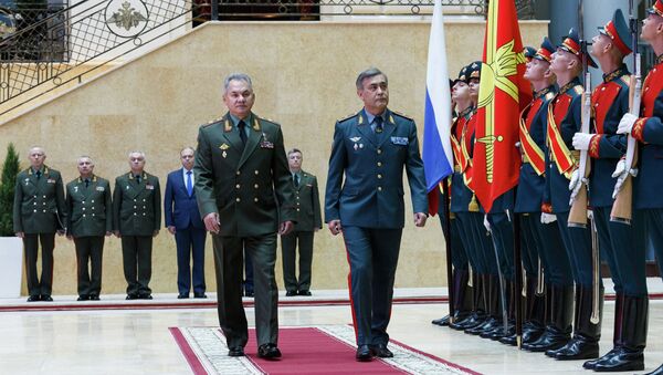 Министры обороны РФ и Казахстана Сергей Шойгу и Нурлан Ермекбаев - Sputnik Казахстан