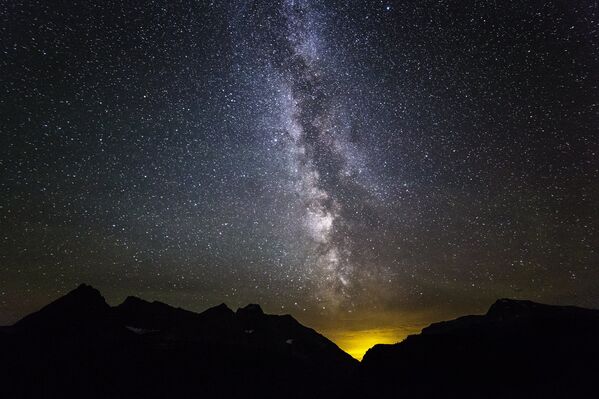 Млечный путь над Национальным парком Глейшер в Монтане - Sputnik Казахстан