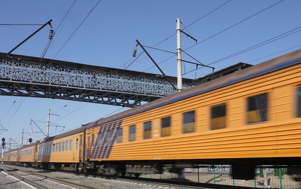 Пешеходный мост открыли на станции Шамалган, где произошло страшное ДТП на переезде - Sputnik Казахстан