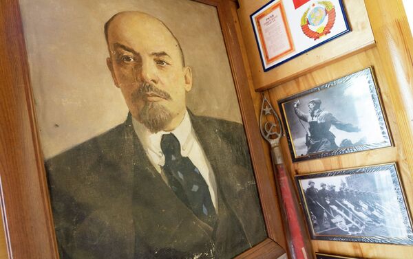 Часть экспонатов музея подобрана на свалке истории - Sputnik Казахстан