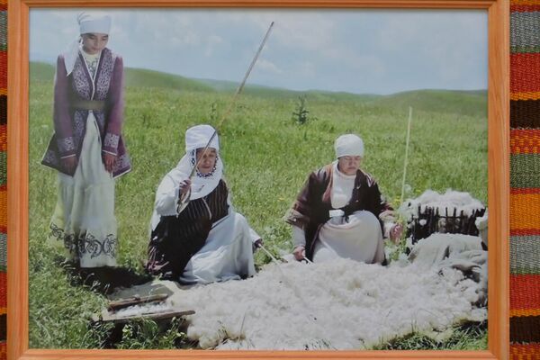 О чем расскажут узоры? Выставка вековых ковров открылась в Петропавловске - Sputnik Казахстан