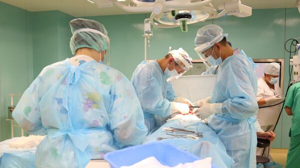 Операция по извлечению арматуры, проглоченной пациентом - Sputnik Казахстан