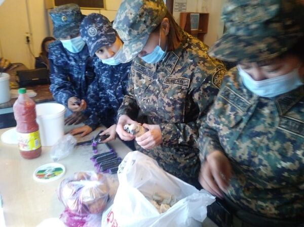 Телефоны в пельменях и подошвах обуви пытались передать заключенным - Sputnik Казахстан