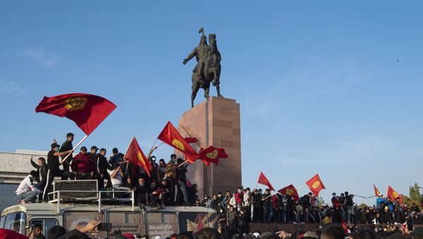Протесты против итогов парламентских выборов в Кыргызстане  - Sputnik Қазақстан