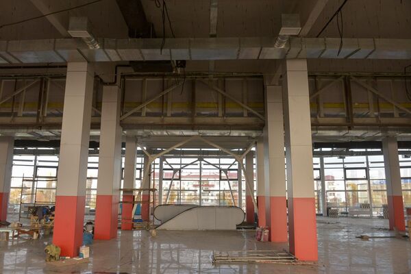 Долгожданные лифты и эскалаторы установили на ж/д вокзале Петропавловска Долгожданные лифты и эскалаторы установили на ж/д вокзале Петропавловска - Sputnik Казахстан