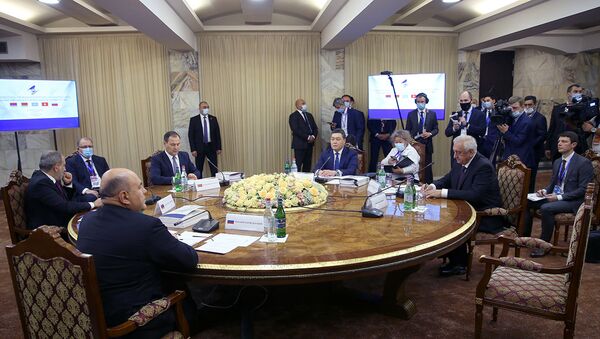 Премьер-министр Аскар Мамин выступил с инициативами по укреплению конкурентоспособности ЕАЭС - Sputnik Казахстан