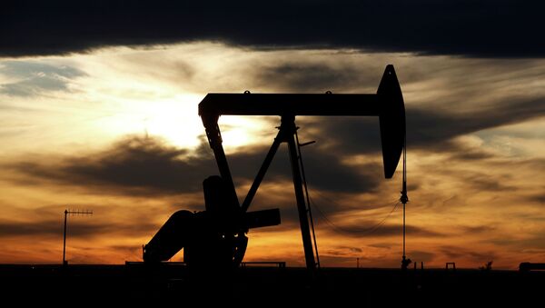 Добыча нефти, иллюстративное фото - Sputnik Казахстан