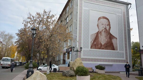 Портрет Абая на стене дома в Петропавловске - Sputnik Казахстан