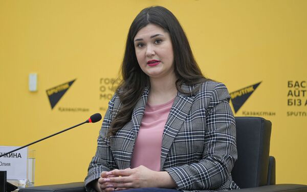 Заместитель председателя комитета по охране прав детей министерства образования и науки Казахстана Юлия Овечкина - Sputnik Казахстан