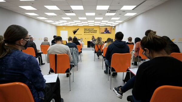 Нур-Султан соревнуется за право быть столицей Тотального диктанта - 2021 - Sputnik Казахстан